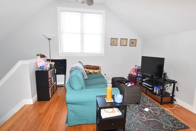 Building Photo - 145-147 Spruce St