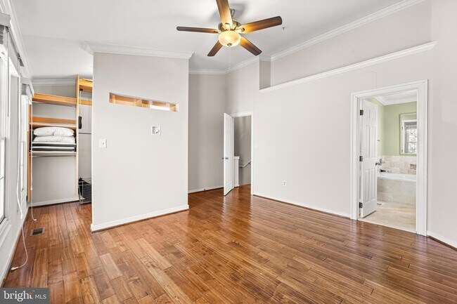 Building Photo - 211 W Hill St