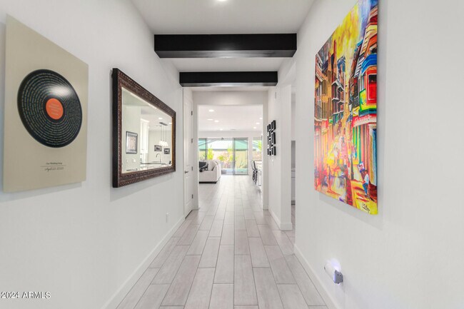 Building Photo - 12075 N San Clemente St