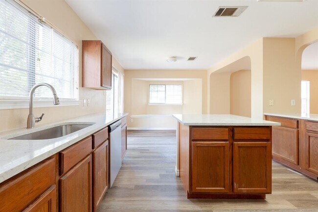 Building Photo - 1328 Water Spaniel Way