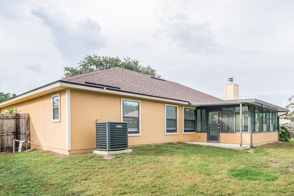 Building Photo - 14031 Ridgewick Dr