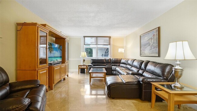 Building Photo - 4250 Galt Ocean Dr