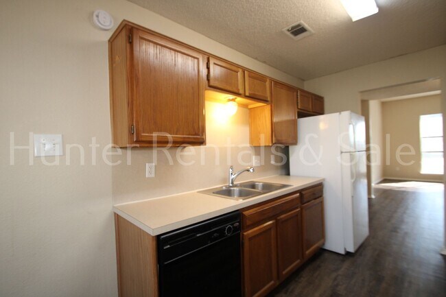 Building Photo - Spacious 4-Bedroom Home in Killeen