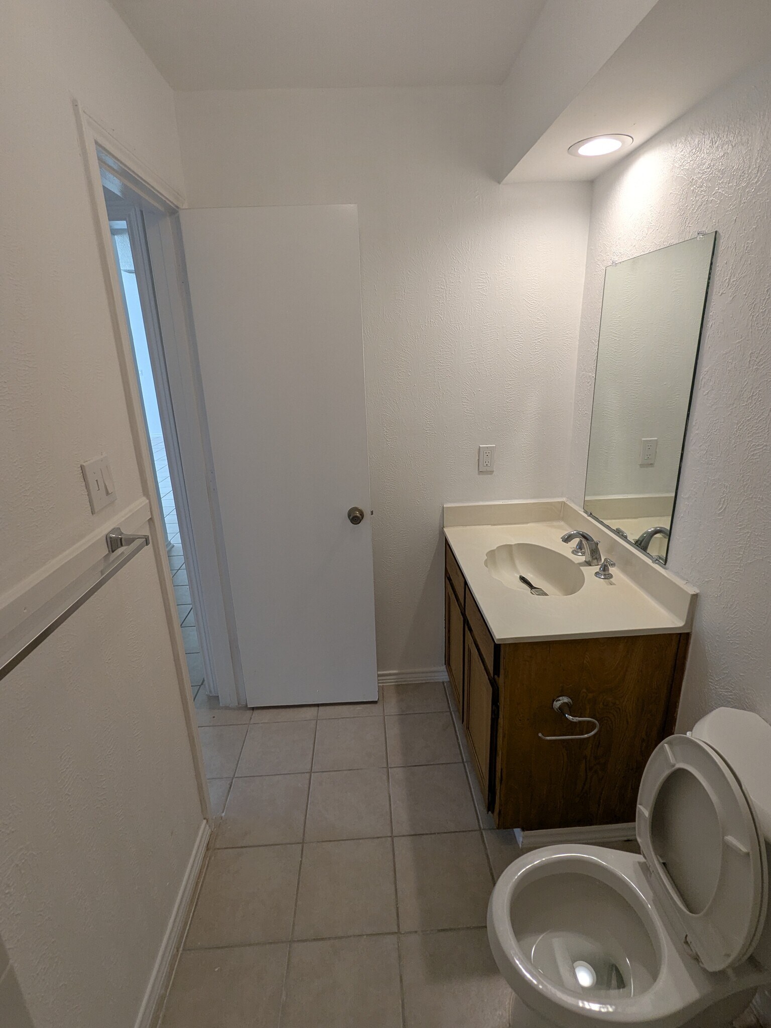 Building Photo - 2410 Cordoba Dr