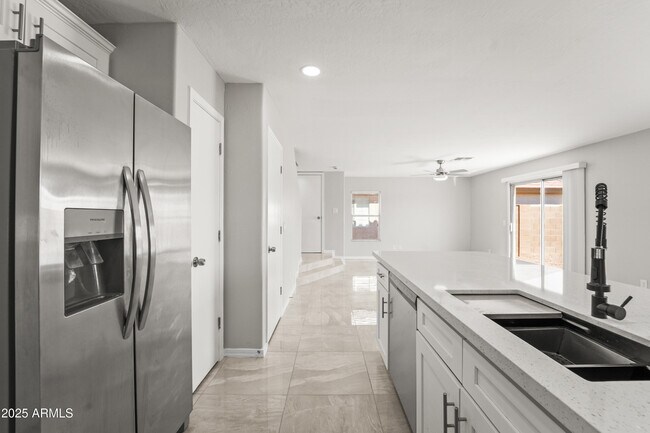 Building Photo - 11215 W Heatherbrae Dr