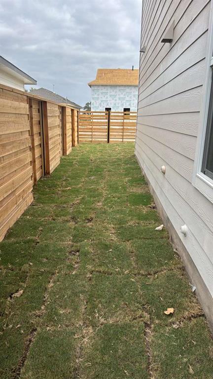 Building Photo - 379 Keefer