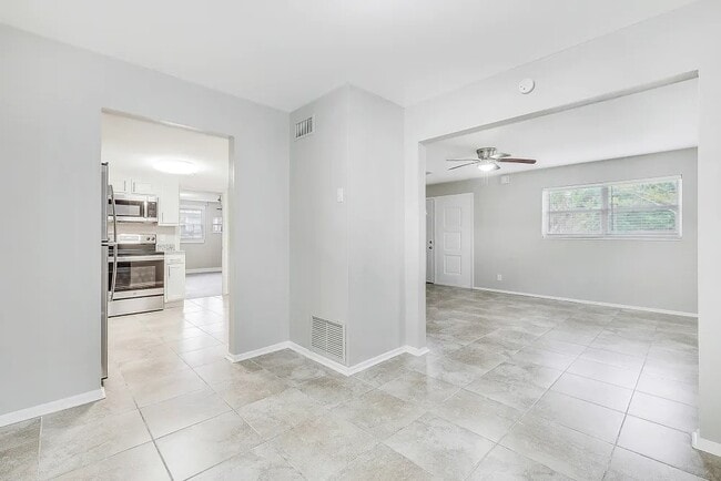 Building Photo - 2606 Hugh Edwards Dr