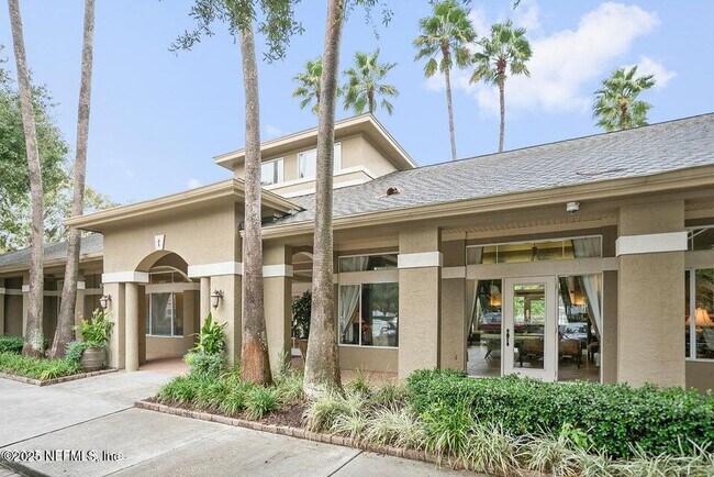 Building Photo - 7 Arbor Club Dr