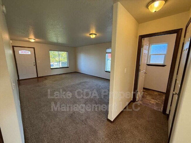Building Photo - 2938 E Thrush