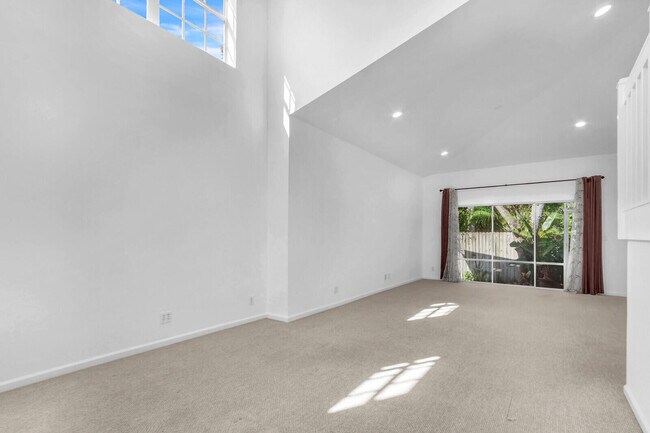 Building Photo - 479 Tequesta Dr