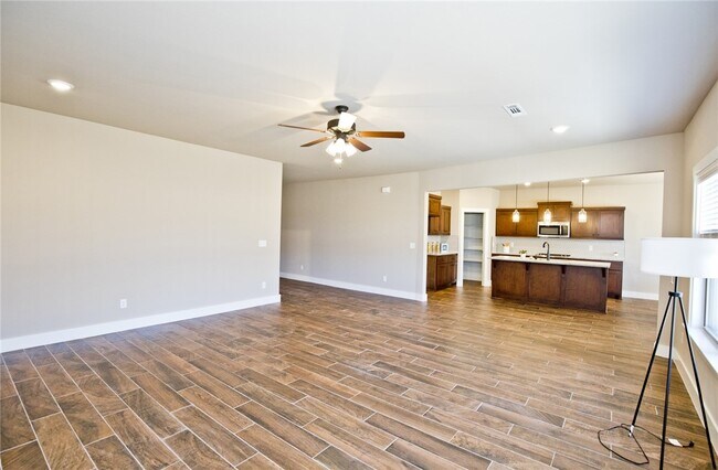Building Photo - 2629 N Justin Dr