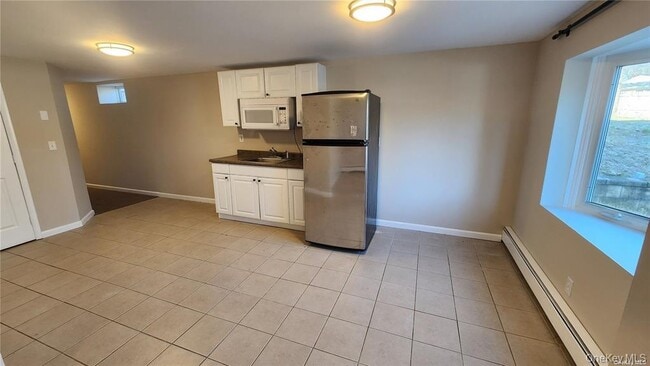 Building Photo - 149 N Country Rd