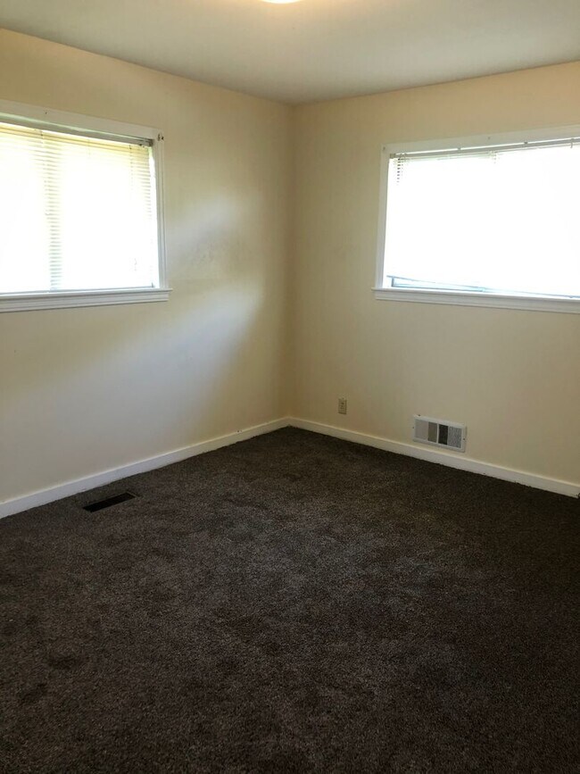 Building Photo - New For Rent!