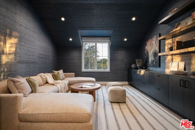 Building Photo - 550 Spoleto Dr