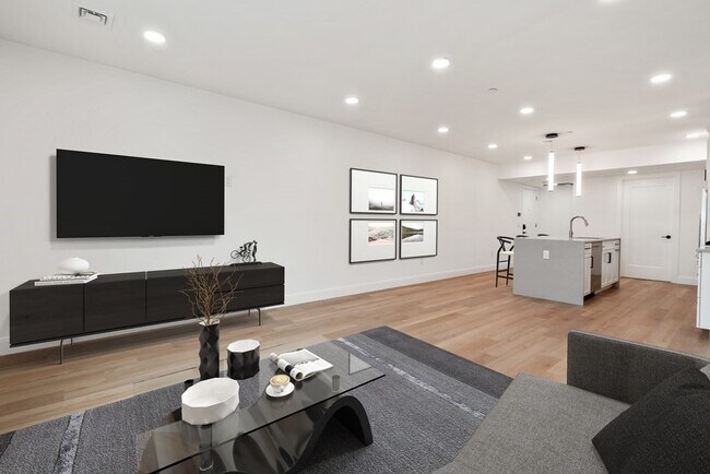 Building Photo - 3171 Washington St