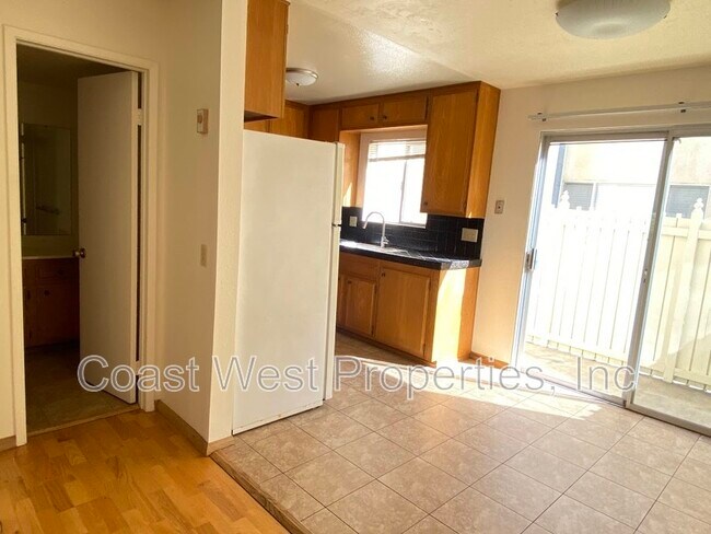 Building Photo - 1280 Goshen St