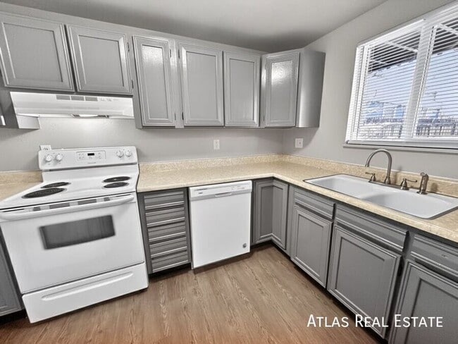 Building Photo - 461 El Paso Blvd