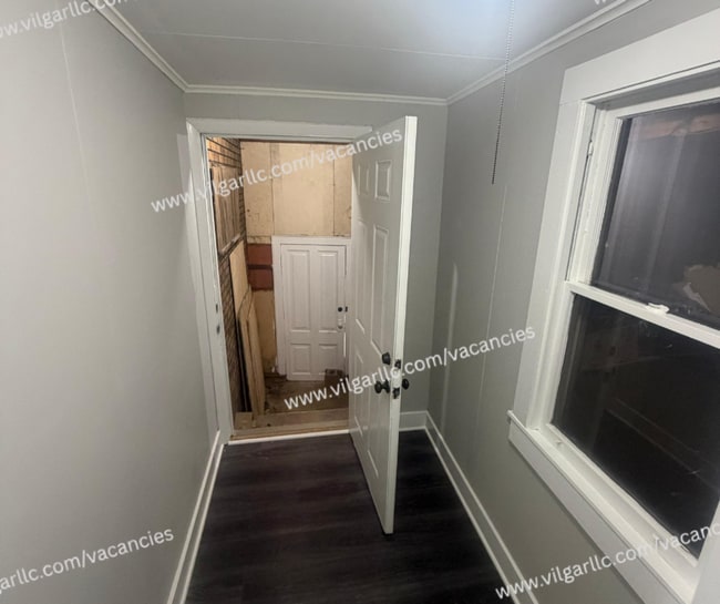 Building Photo - For Rent! 4 bedrooms , 2-full bath Home