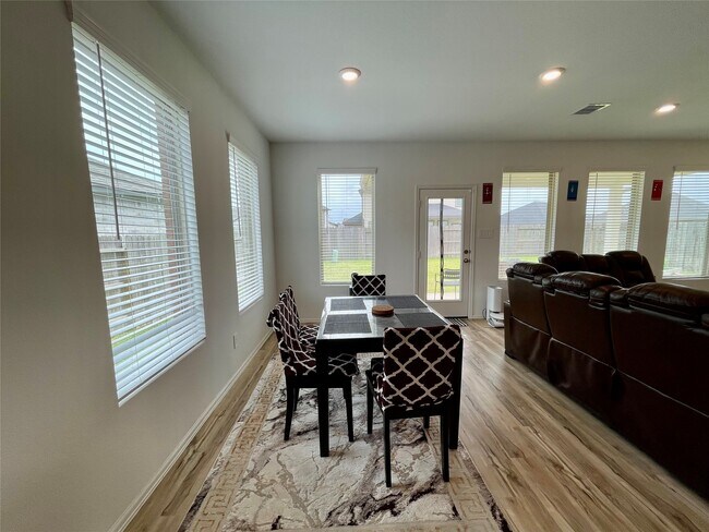 Building Photo - 31603 Rosebud Vly Ln
