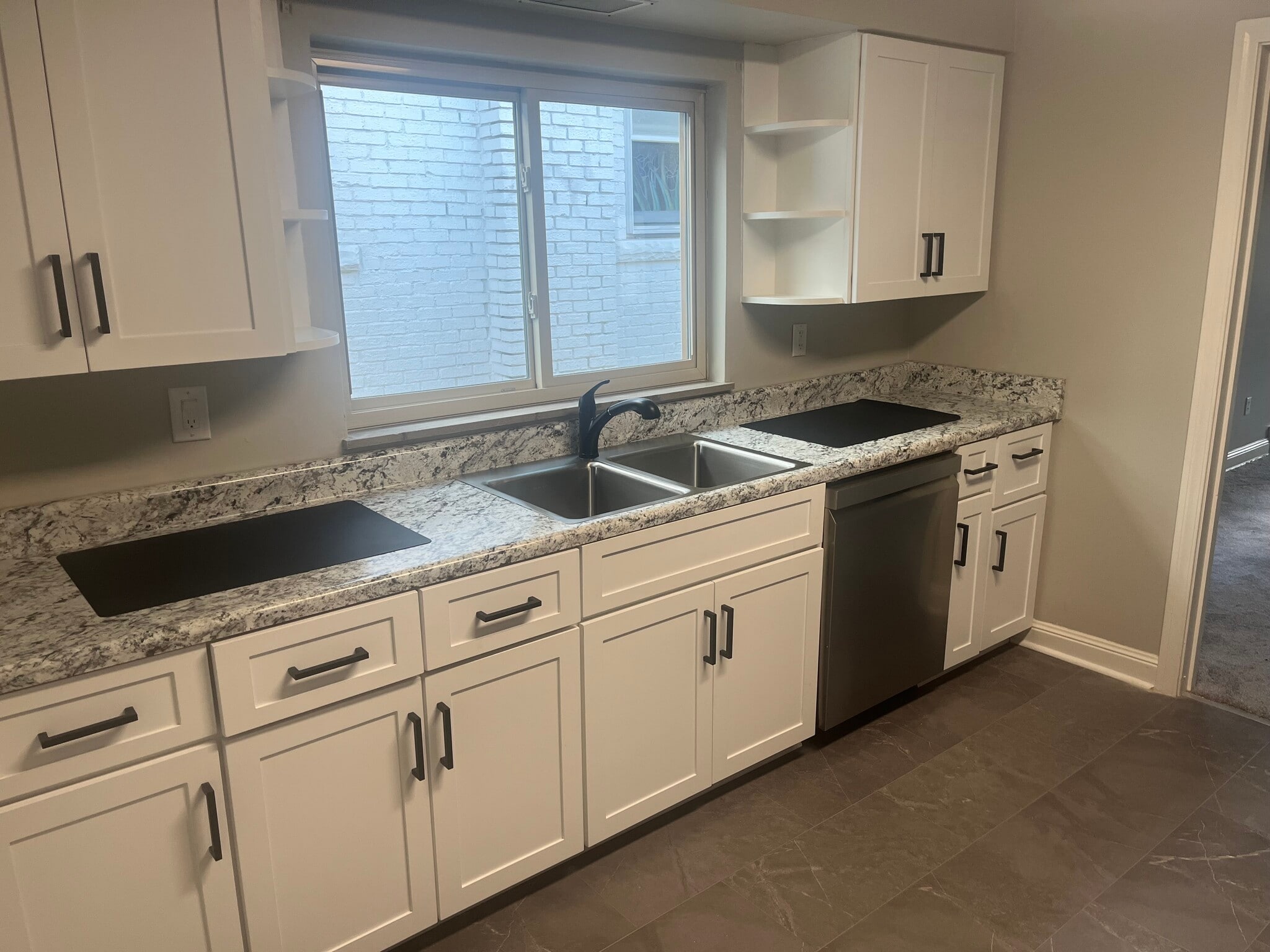 Building Photo - 635 13th Ave