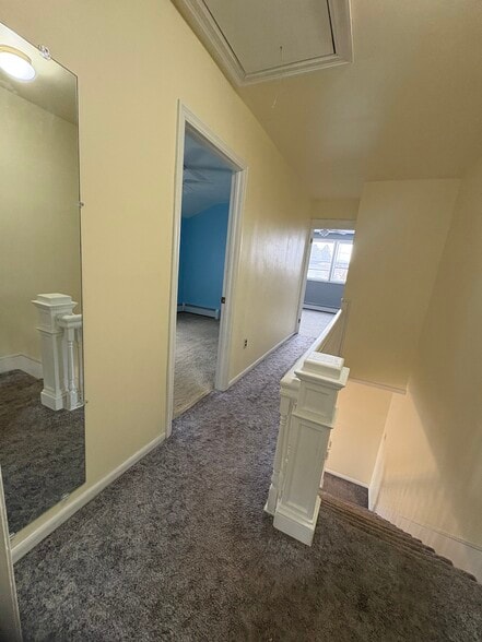 Building Photo - 25 Saint David St