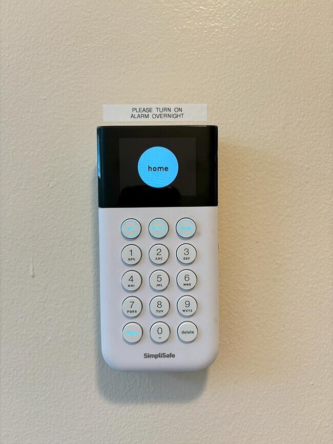 Building Photo - 815 N Caroline St