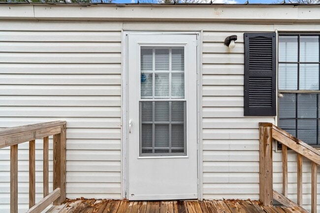 Building Photo - 158 Thomas Field Rd SE