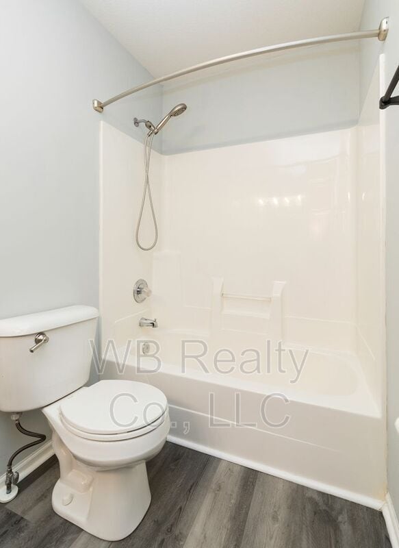 Building Photo - 10525 Hickory Dr