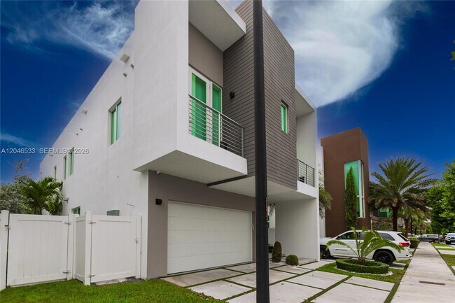 Building Photo - 10561 NW 68th Terrace