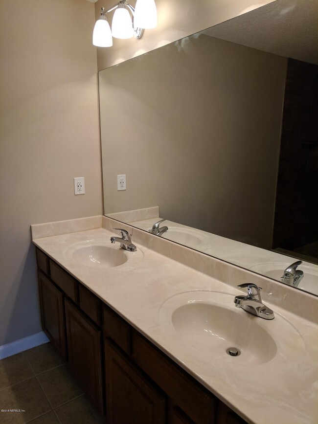 Building Photo - 218 Jardin De Mer Pl