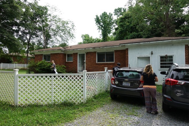 Building Photo - 312 Bryte St