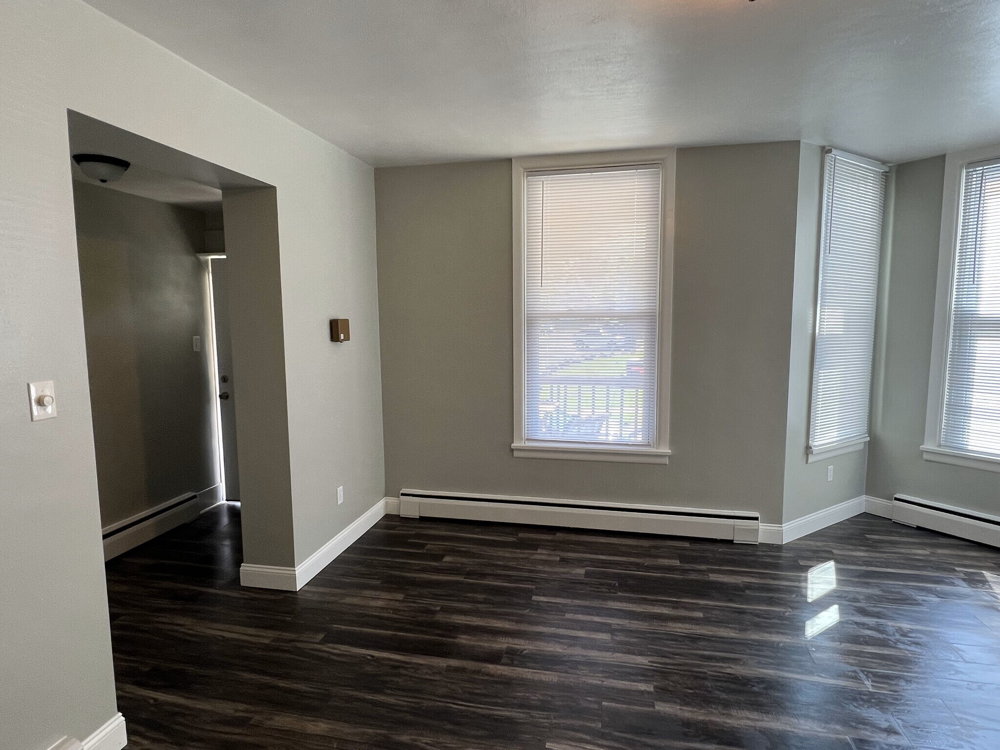 Building Photo - 143 Seminary Ave