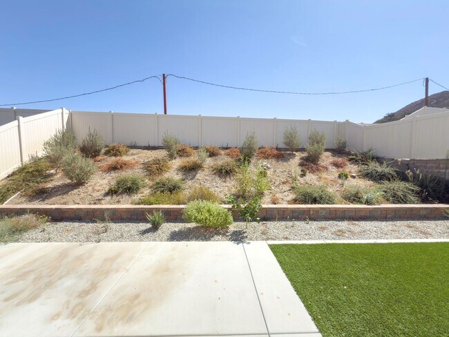 Building Photo - Newer Construction, Exquisite 4 Bedroom + ...
