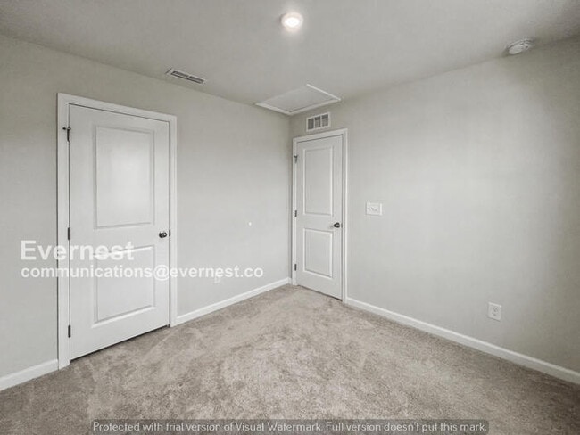 Building Photo - 3 Bed/2.5 Bath Home with Garage / Pet-Friendly /Available Now!