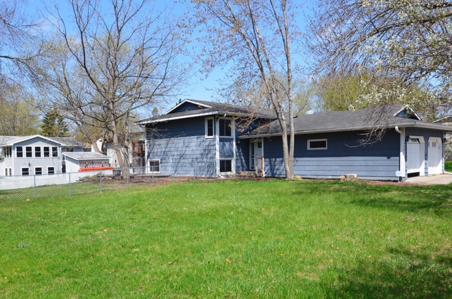 Building Photo - 9201 Forestview Ln N