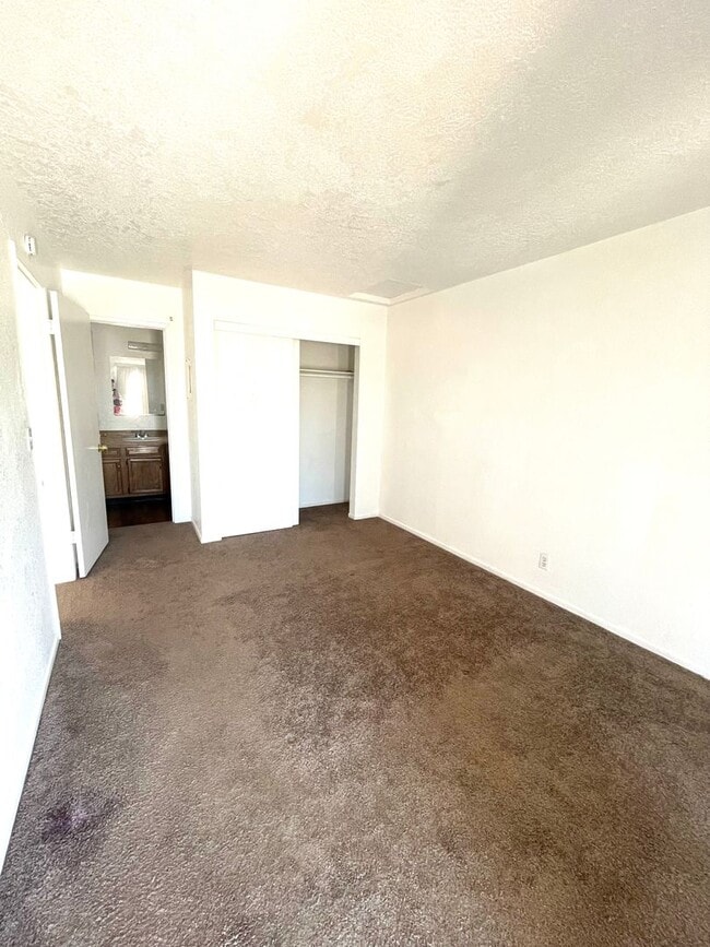 Building Photo - 74077 Cactus Dr