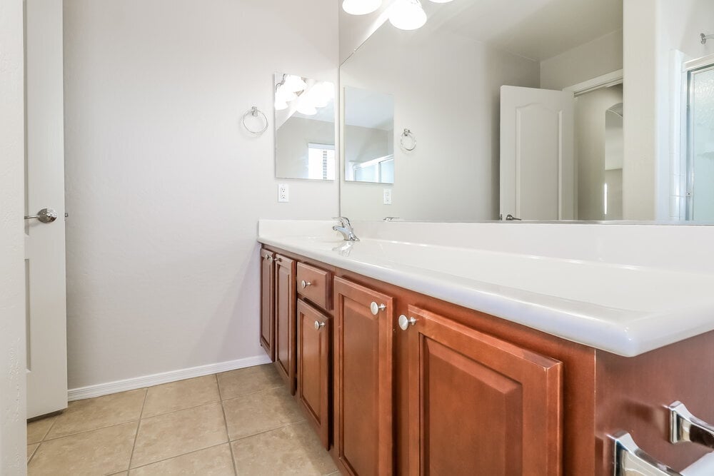 Building Photo - 7113 W Winslow Ave