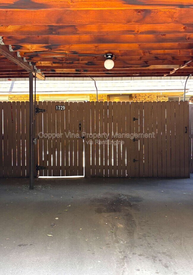 Building Photo - 1729 Quail St
