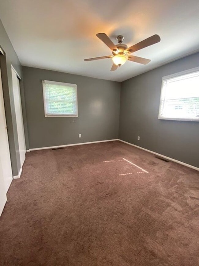 Building Photo - Beautiful 3 bedroom/2 bath home in South W...
