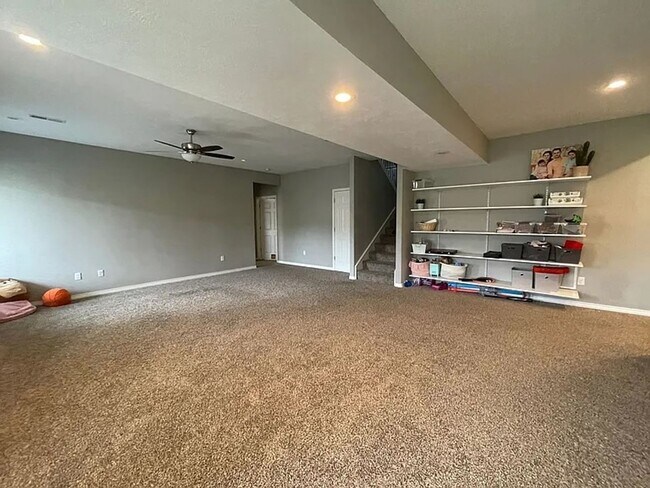 Building Photo - SPACIOUS OZARK HOME AVAILABLE AT A GREAT P...