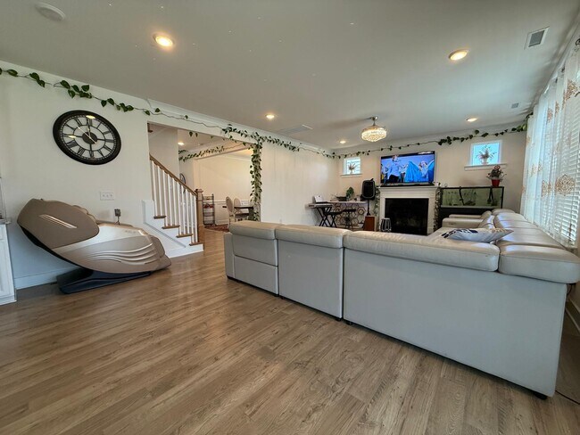 Building Photo - 113 Gabbro Pl