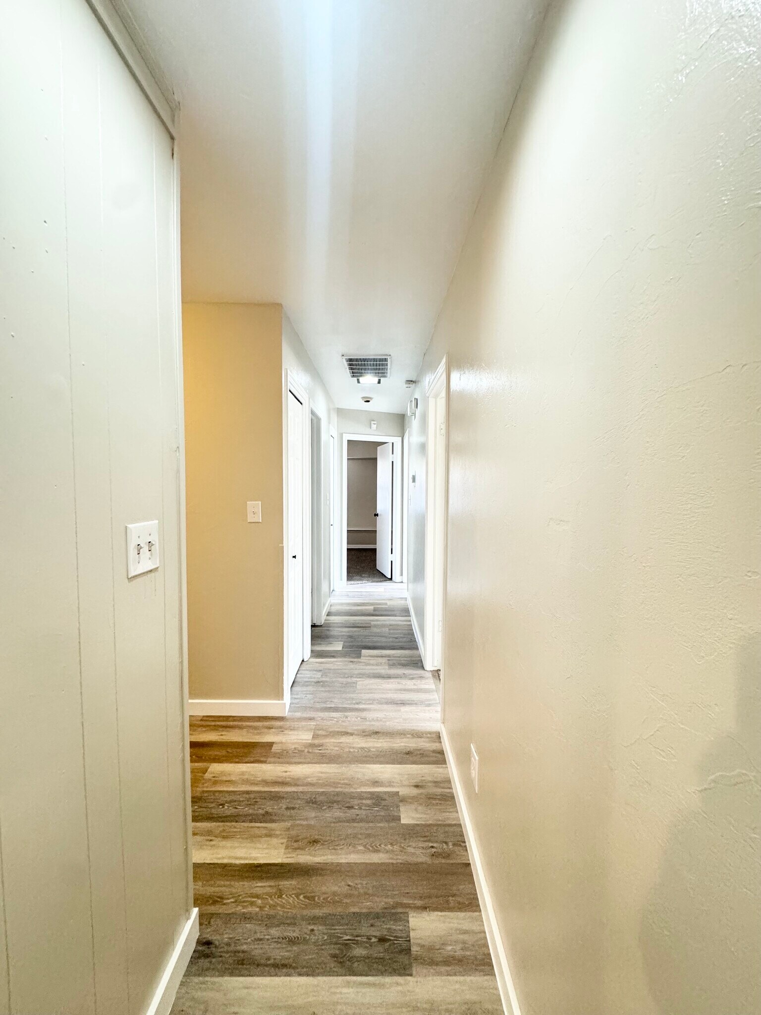 Building Photo - 1321 Beechwood Dr