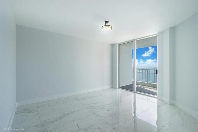 Building Photo - 701 Brickell Key Blvd
