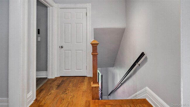 Building Photo - 22 Town Path