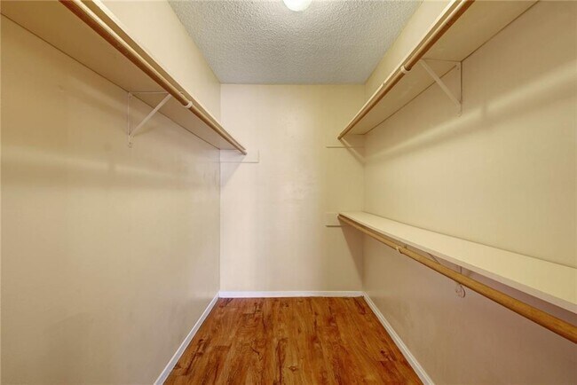 Building Photo - 1717 W 35th St