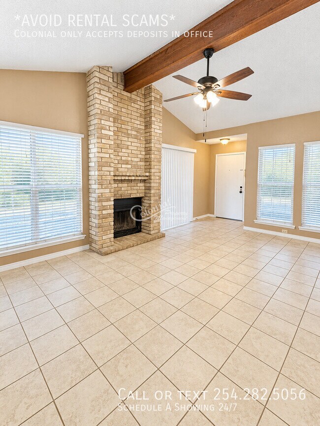 Building Photo - 2210 Cimmaron Dr