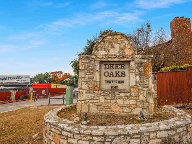 Building Photo - Move-In Special. ½ off the first full month's rent with a 12-month lease.