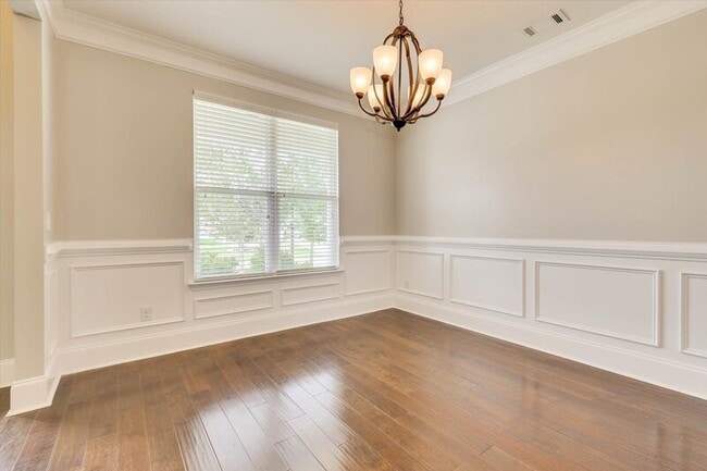 Building Photo - 127 Radcliff Dr