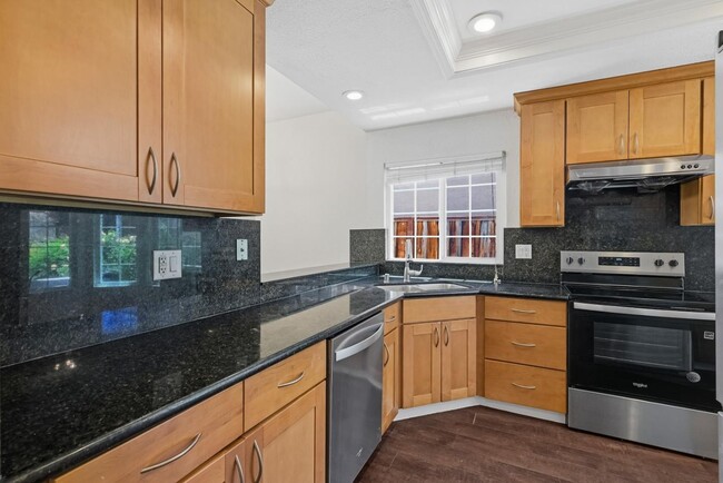 Building Photo - 1286 Crestpoint Dr