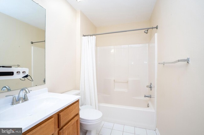 Building Photo - 1603 Blossom Cir